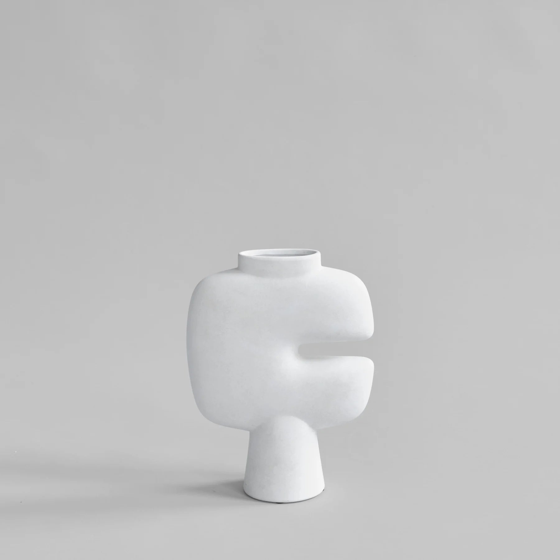 Tribal Vase, Medio - Bone White – Italian Luxury Interiors
