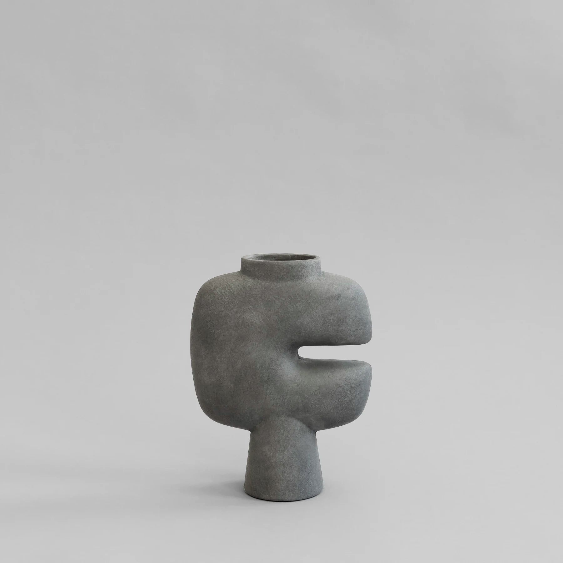 Tribal Vase Medio Dark Gray