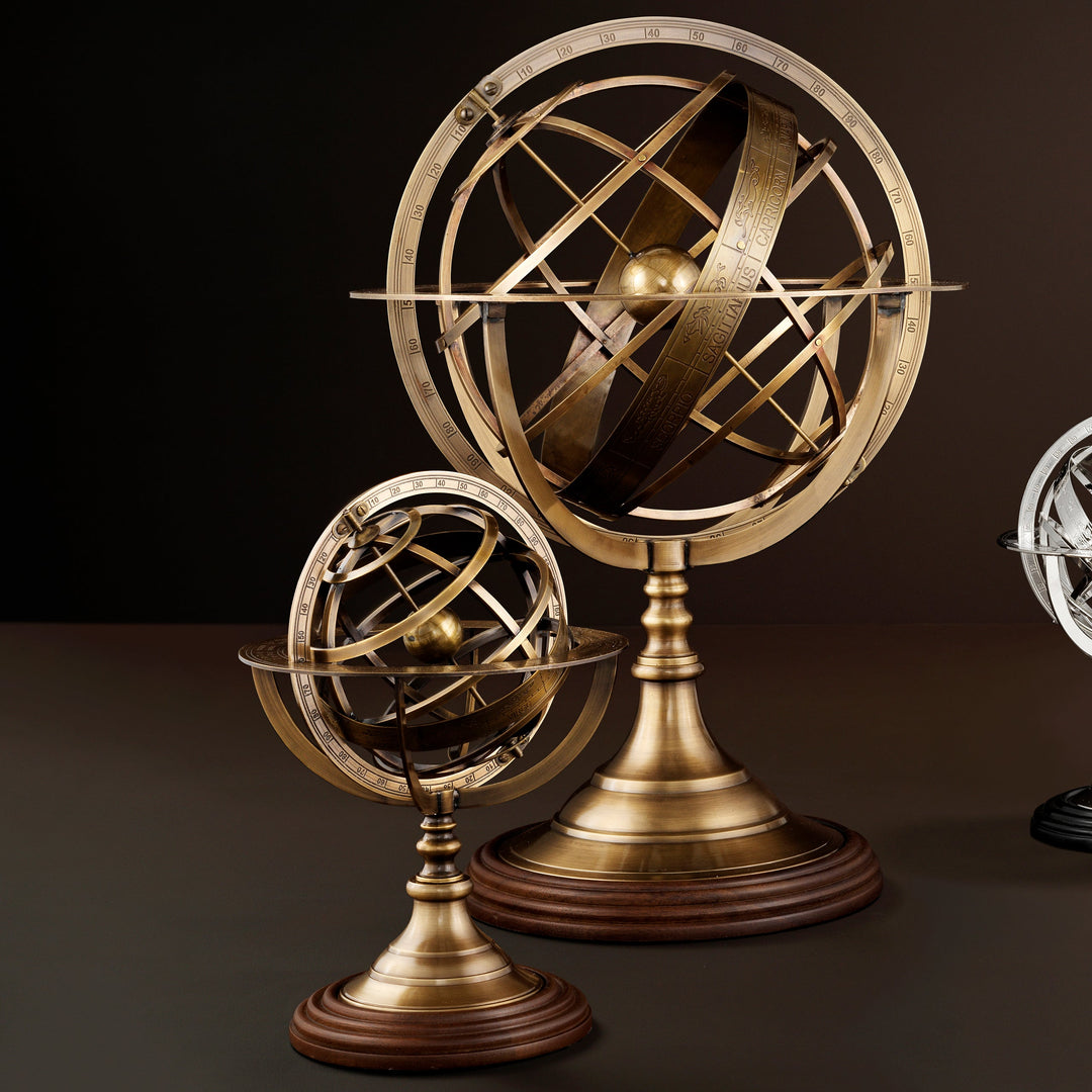 Globe S Antique Brass Finish Accessories Eichholtz