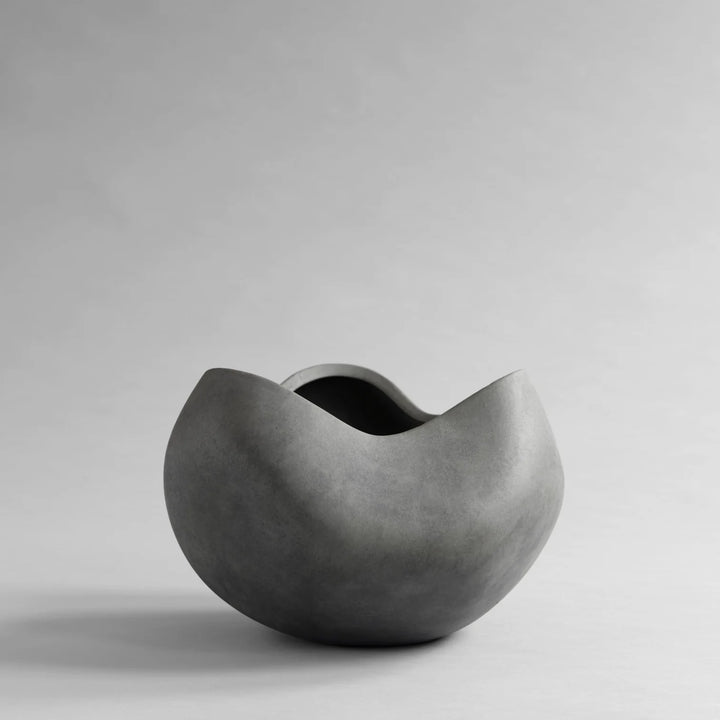 Curve Bowl, Big - Dark Grey Decorative Bowl 101 Copenhagen   