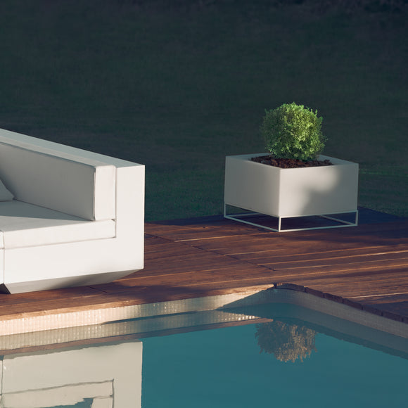 Vela Land Planter Outdoor Vondom