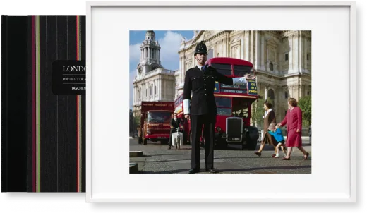 London. Portrait of a City, Paul Smith Edition No․ 501–1,000 ‘Traffic Policeman’ Print Books Taschen   
