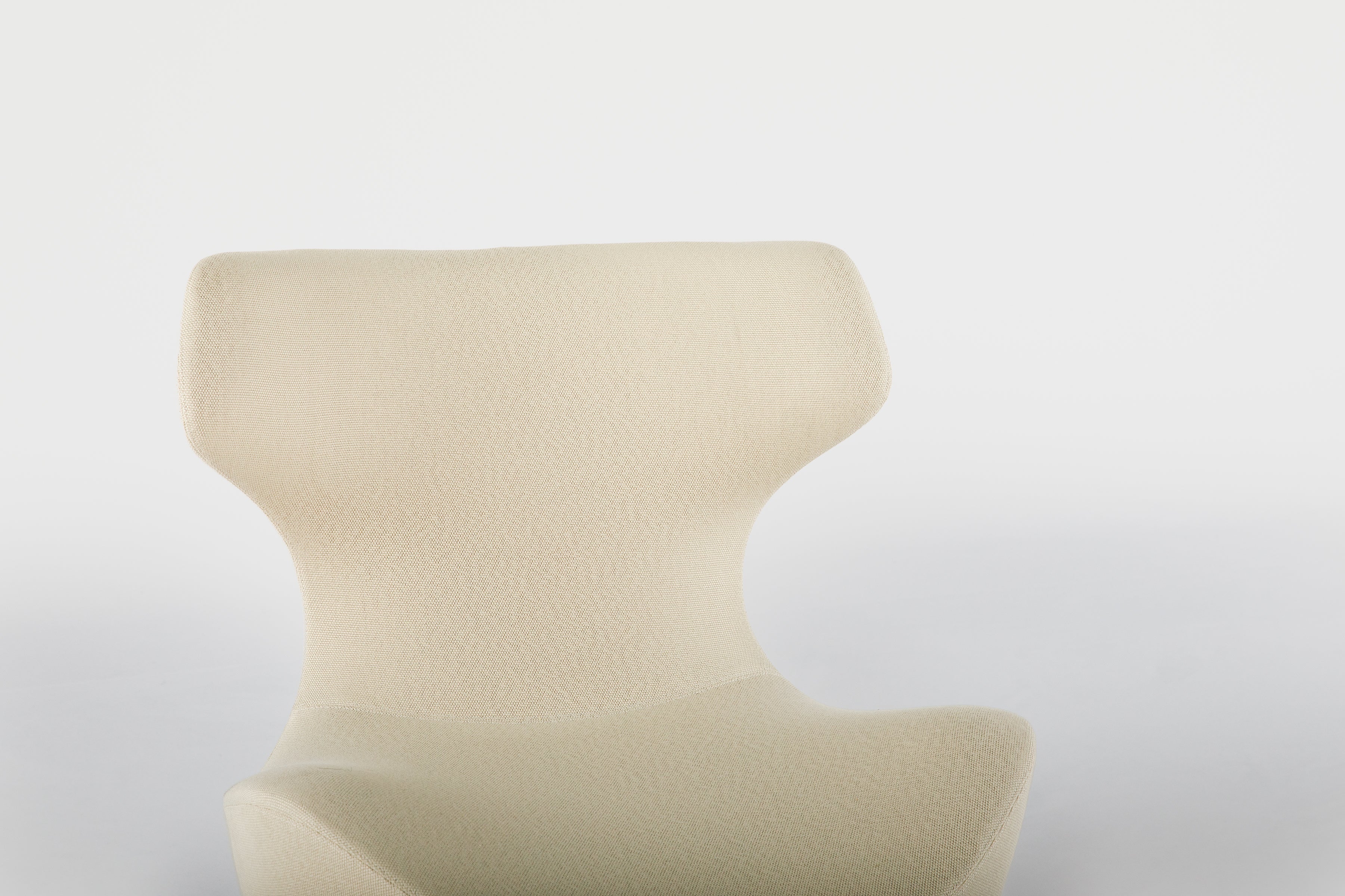 Piccola Papilio Swivel Armchair – Italian Luxury Interiors
