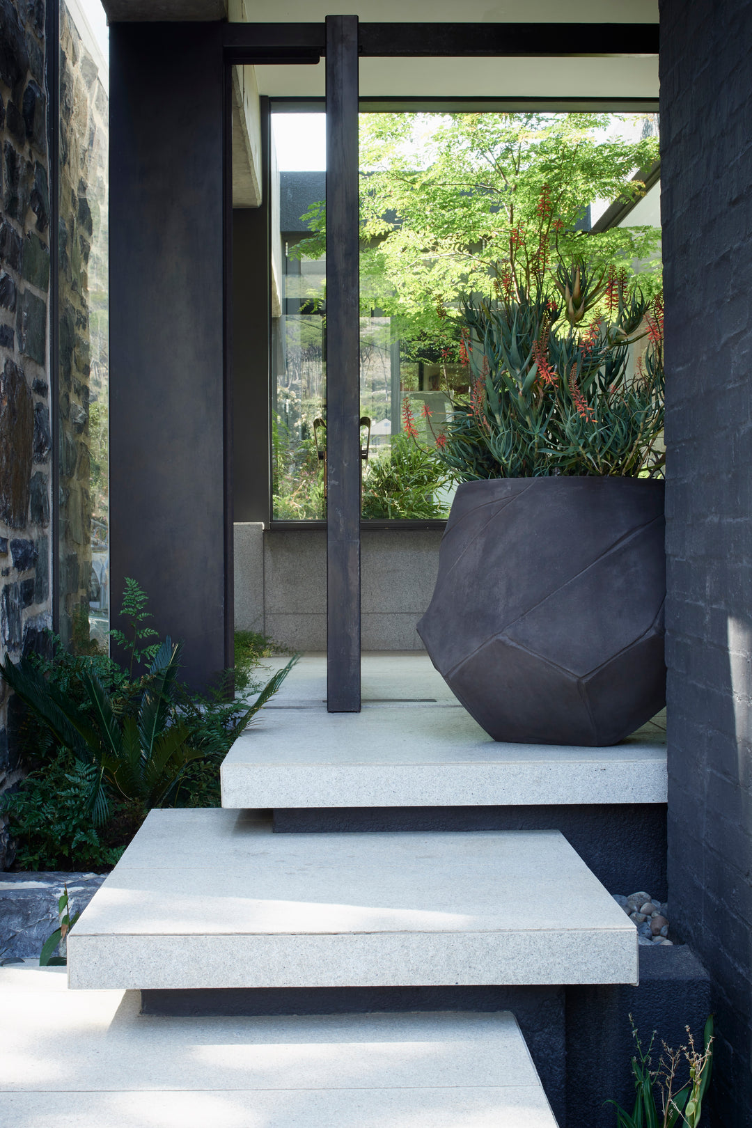 Bhaca Planter – Medium Outdoor Planters Indigenus