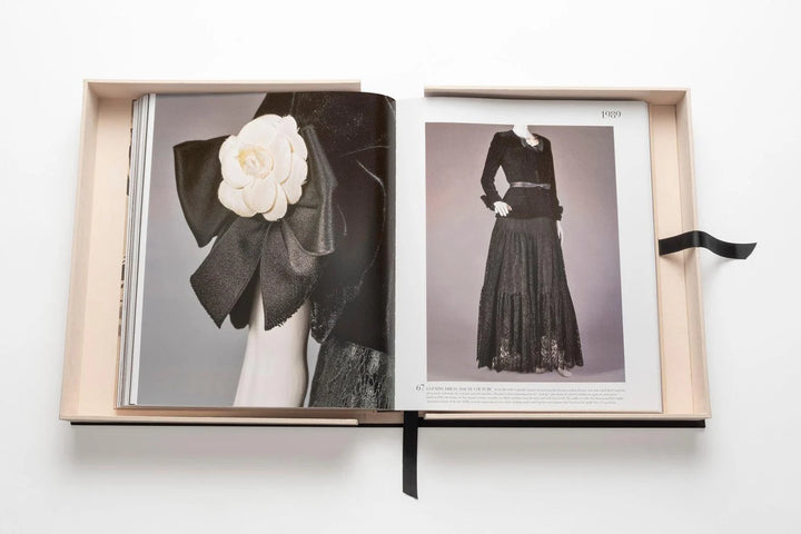 Chanel: The Legend of an Icon Book (Ultimate) Books Assouline