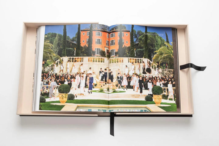 Chanel: The Legend of an Icon Book (Ultimate) Books Assouline