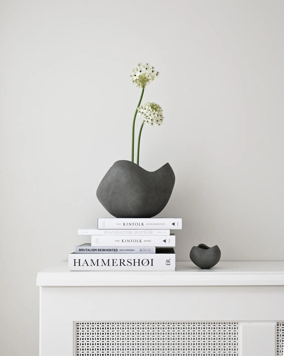 Curve Bowl, Big - Dark Grey Decorative Bowl 101 Copenhagen   
