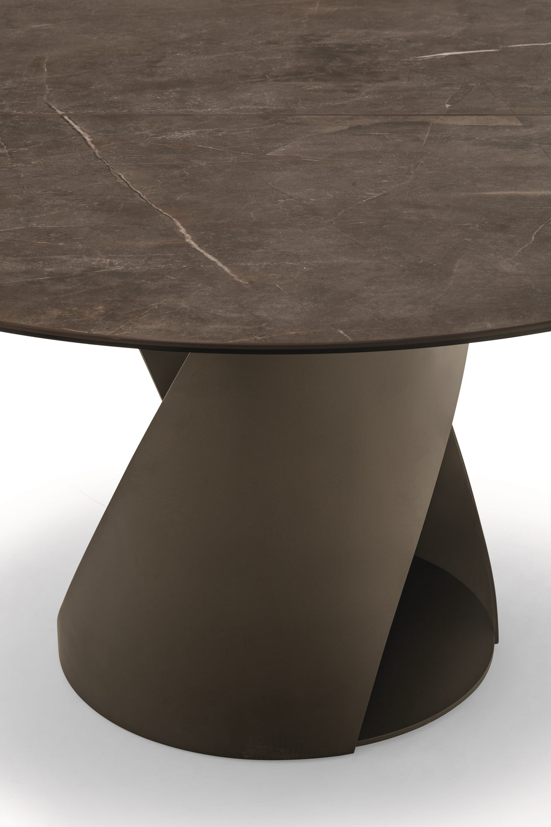 Cyclone Dining Table Extendable Round Showroom Model Dining Table Calligaris