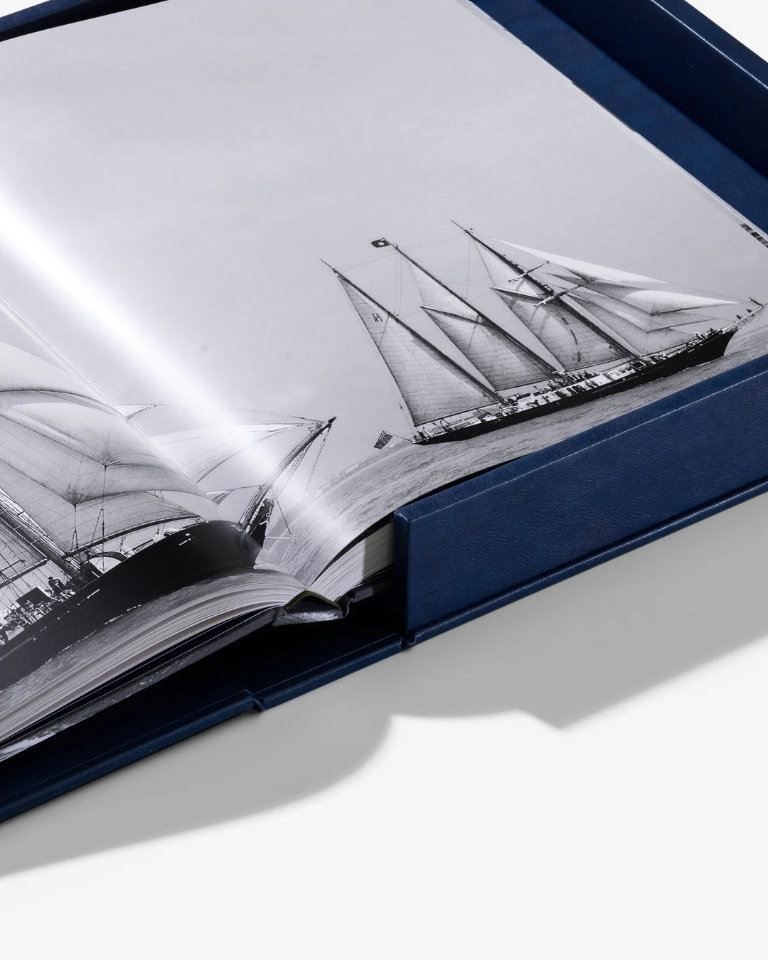Beken of Cowes: the Art of Sailing Book (2nd Edition) Print Books Assouline