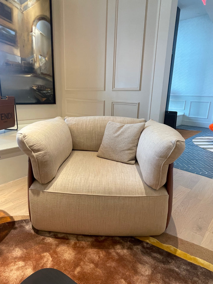 Peekasit Armchair Showroom Model Sofa Fendi Casa