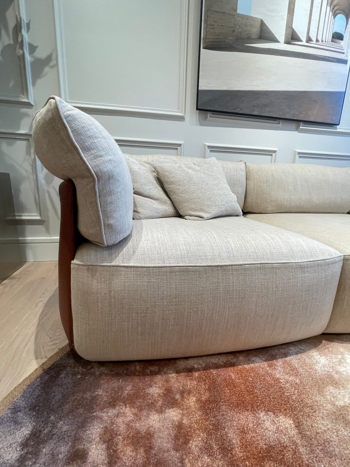 Peekasit 3 Seater Sofa Showroom Model Sofa Fendi Casa