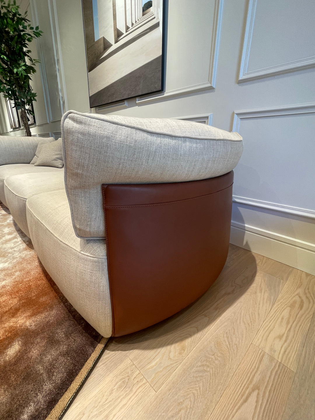 Peekasit 3 Seater Sofa Showroom Model Sofa Fendi Casa