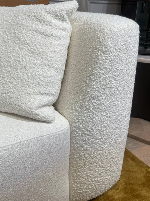 FENDI F-AFFAIR POUFSHEARLING SALT FUR SHOWROOM MODEL Sofa Fendi Casa