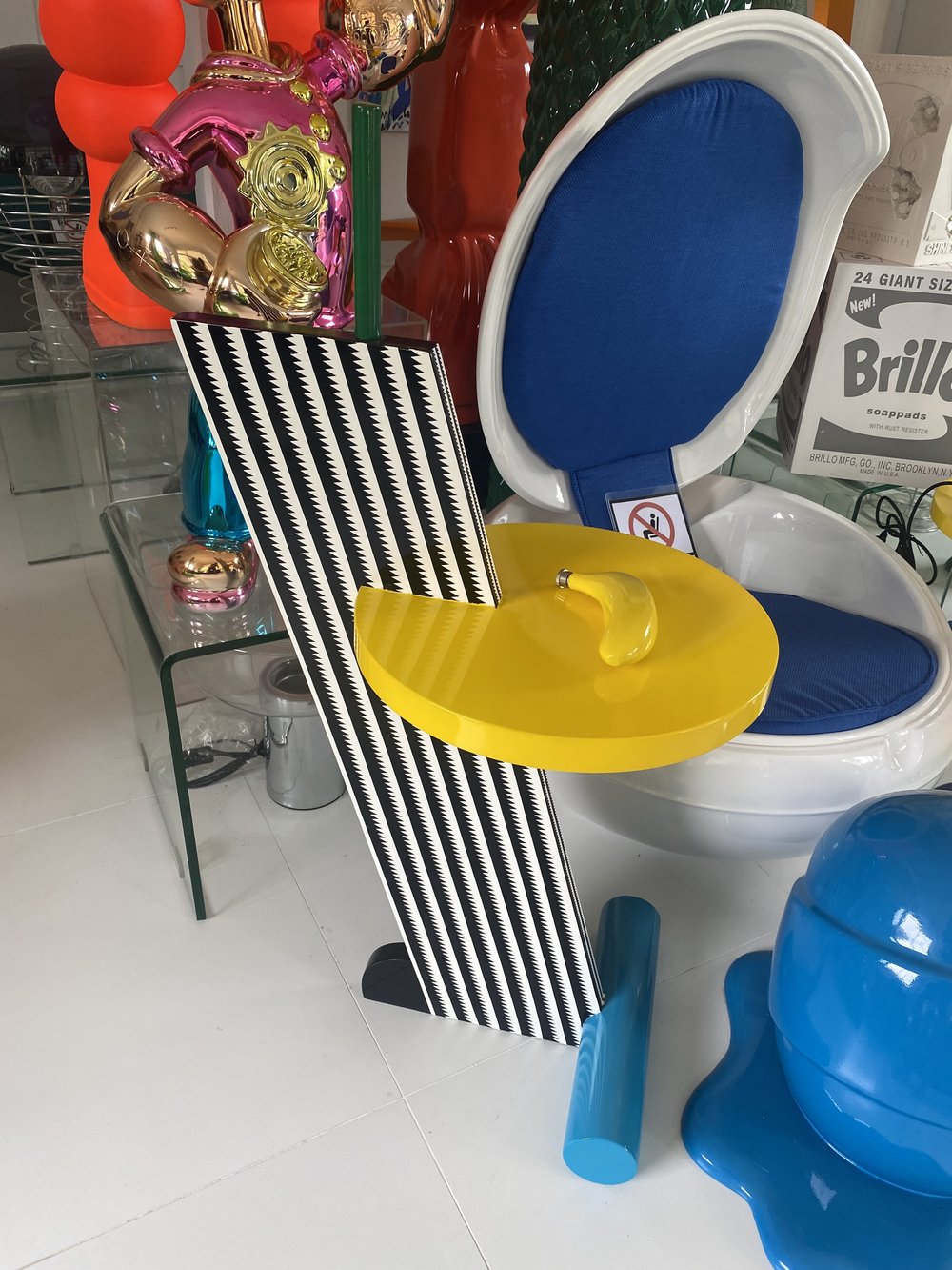 Flamingo End Table Accent Table Memphis Milano   