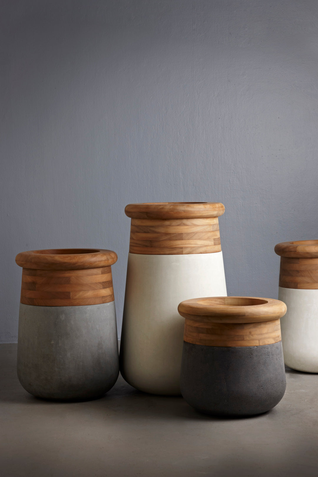 Soma Wood Planter – Medium Outdoor Planters Indigenus