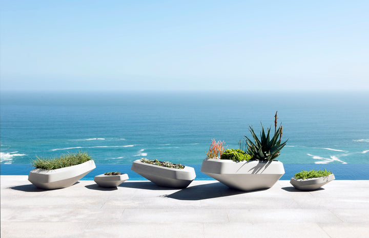 Steen Planter – Medium Outdoor Planters Indigenus