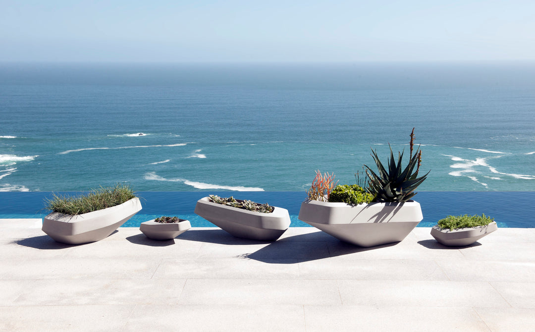 Steen Planter – Medium Outdoor Planters Indigenus