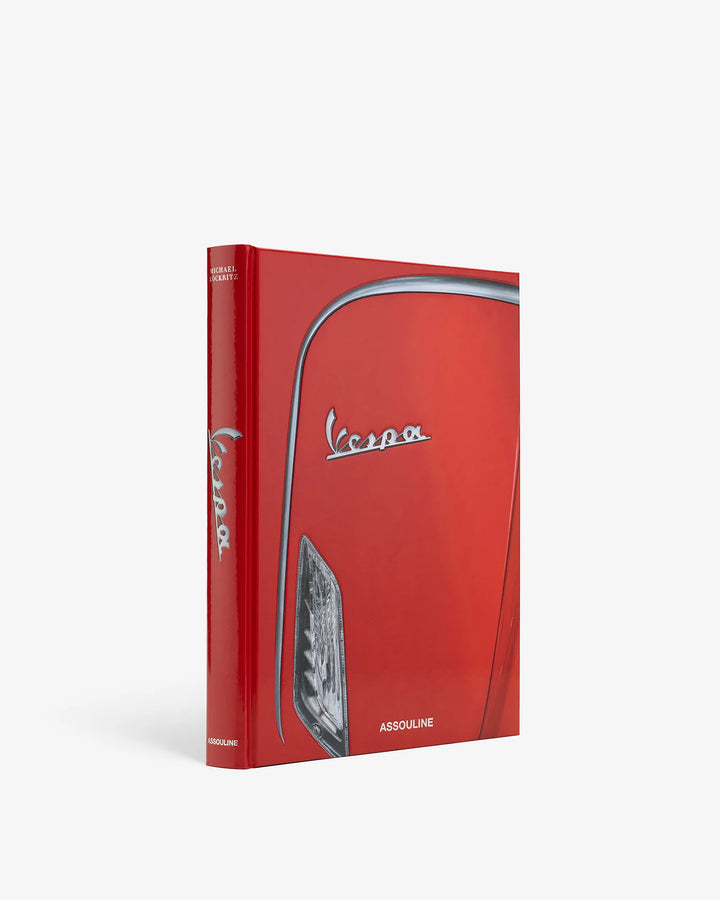 Vespa: The Rider's Gift Set (Book and Helmet)