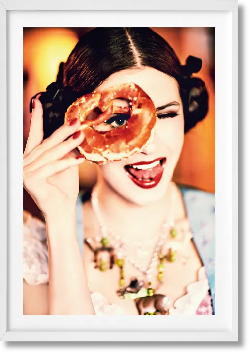 Ellen von Unwerth. Heimat. Art Edition No․ 201–300 ‘Spy Device’ Print Books Taschen   