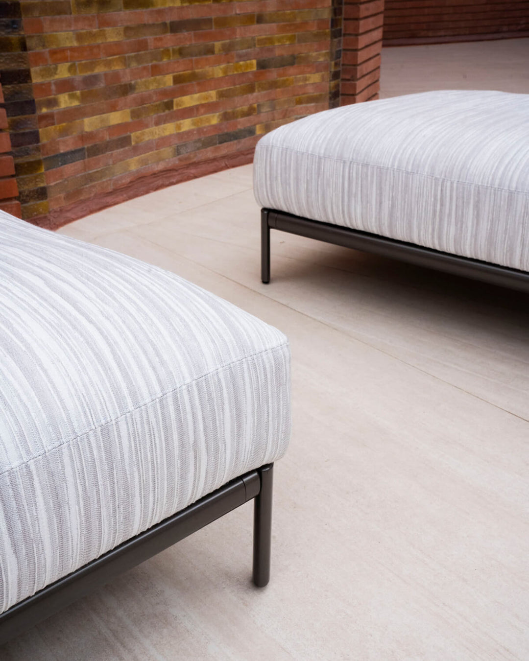 Aldìa Chaise Lounge Sofas & Sectionals Giorgetti