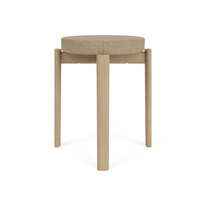 Passage Upholstered Stool Table & Bar Stools Audo Copenhagen 02 - Audo Boucle Beige / Natural Oak Low: 18.3 in height