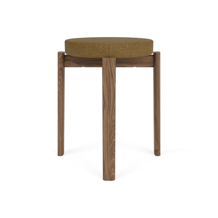 Passage Upholstered Stool Table & Bar Stools Audo Copenhagen 06 - Audo Boucle Gold / Walnut Low: 18.3 in height