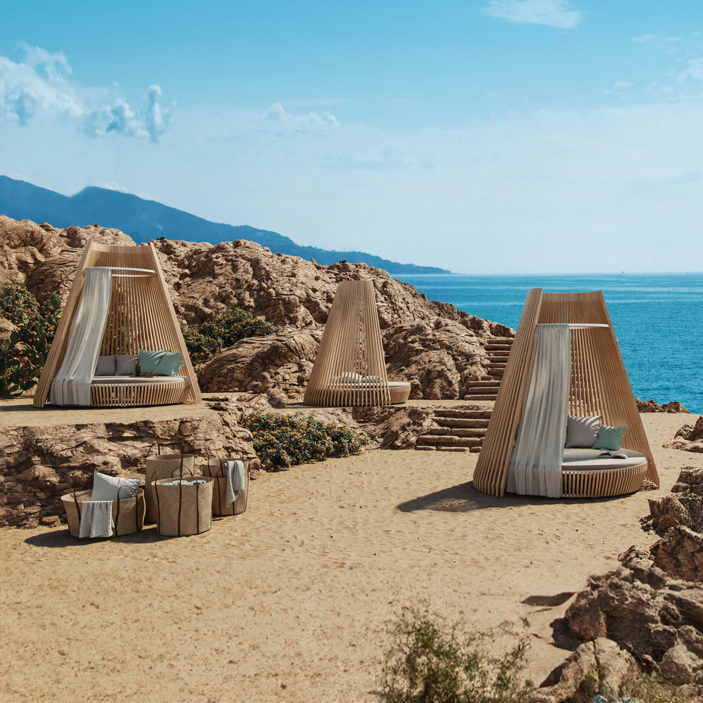 Hut Daybed with Canopy Complements Ethimo