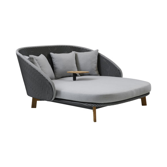 Peacock Outdoor Daybed Outdoor Sofas Cane-line