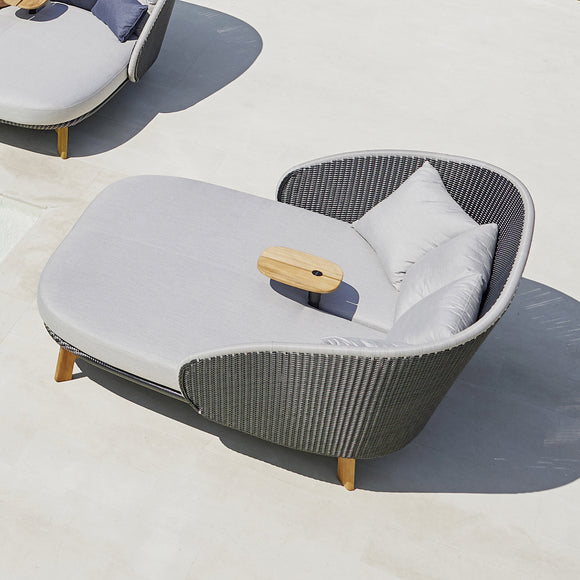 Peacock Outdoor Daybed Outdoor Sofas Cane-line