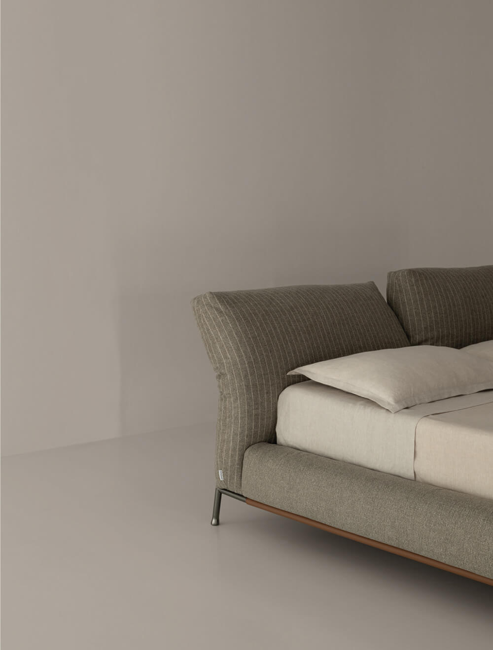 Chapeau Bed by Cierre1972 Double Beds Cierre