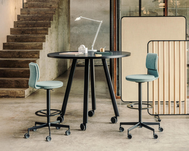 Ori Workstation with castors by Lapalma v3 Office Desks & Drawers La Palma