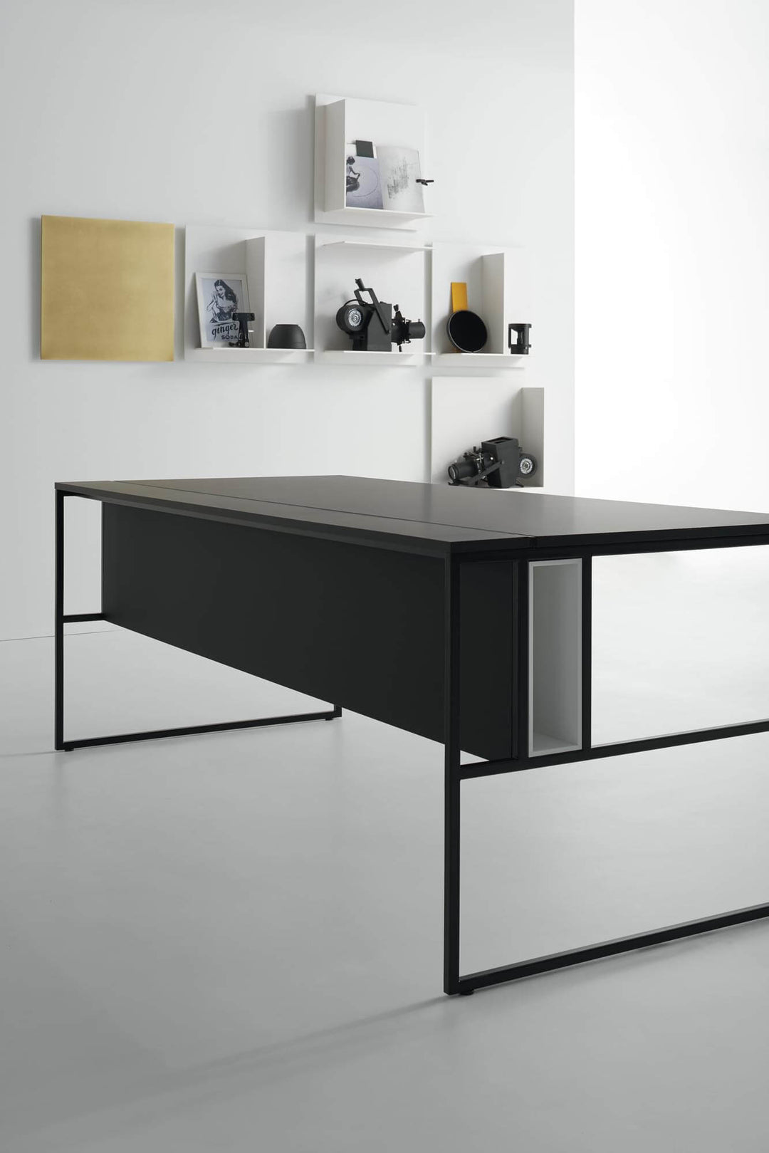 20.Venti Desk Office Desks & Drawers MDF Italia