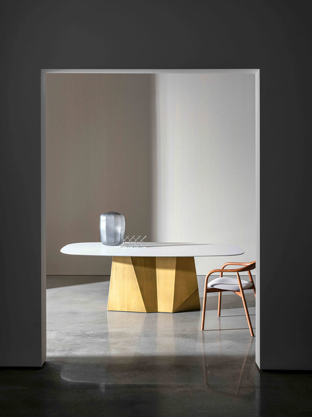 GranDeod Shaped Table Fixed Tables Sovet Italia