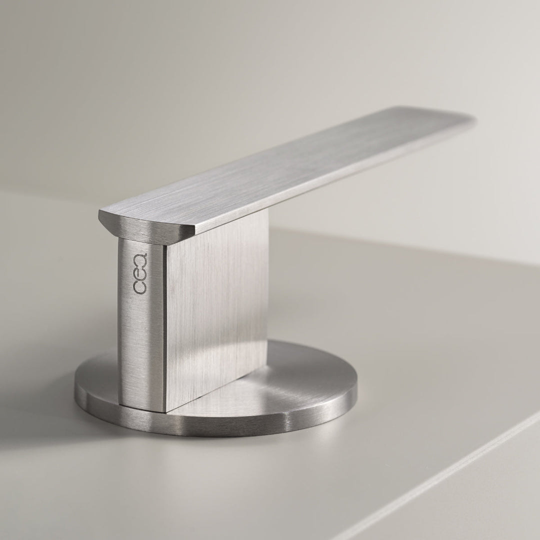 Ayla Deck mounted progressive mixer