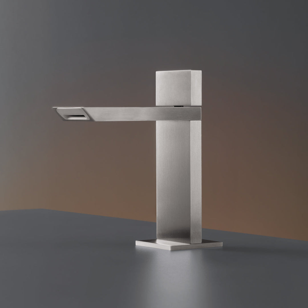 Bar Deck mounted progressive mixer H. 145 mm with spout