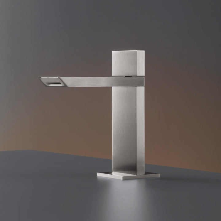 Bar Deck mounted progressive mixer H. 145 mm with spout