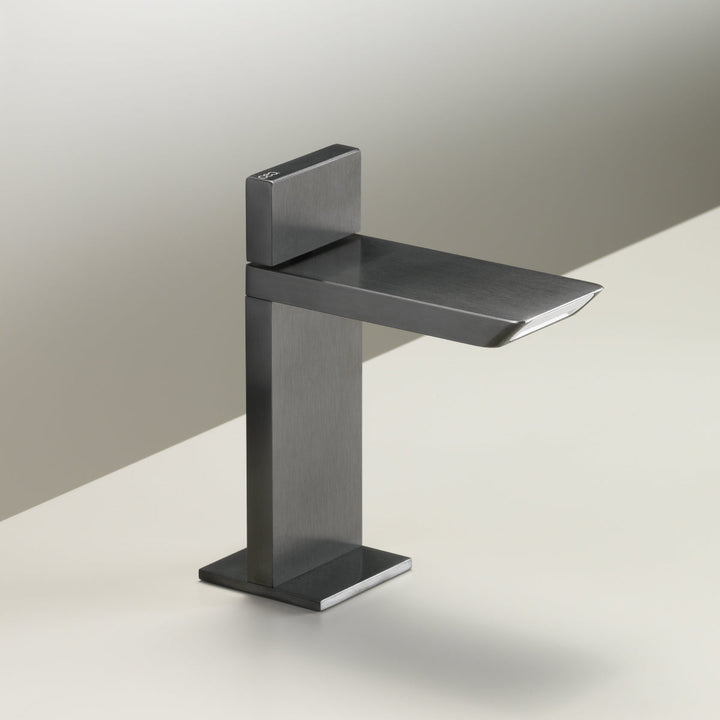 Bar Deck mounted progressive mixer H. 145 mm with spout