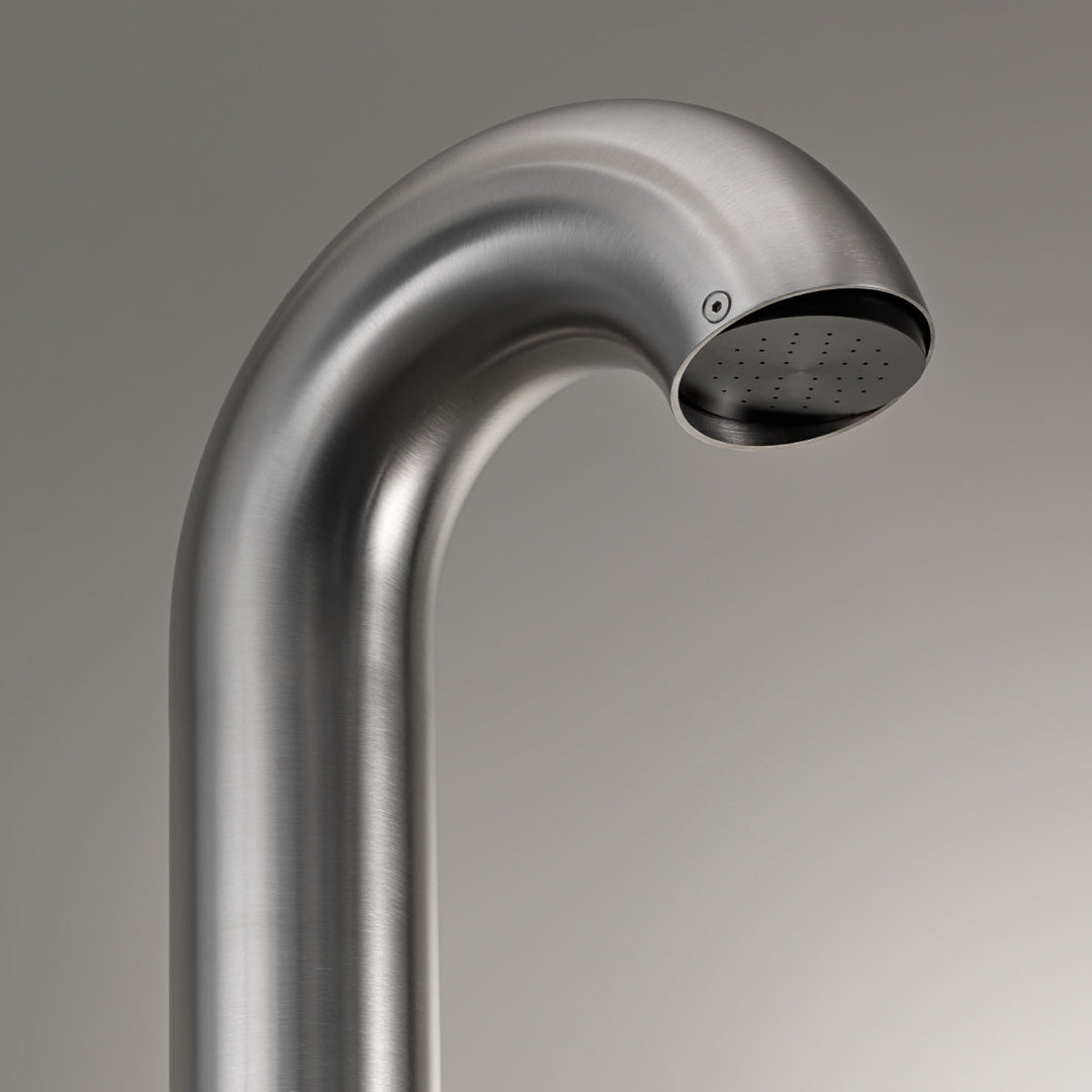 Bold Free-standing outdoor shower in AISI 316L stainless steel. Outlet disk with rain jet in Delrin® black matt, controlled by progressive mixer of CROSS collection in Black Diamond matt finish