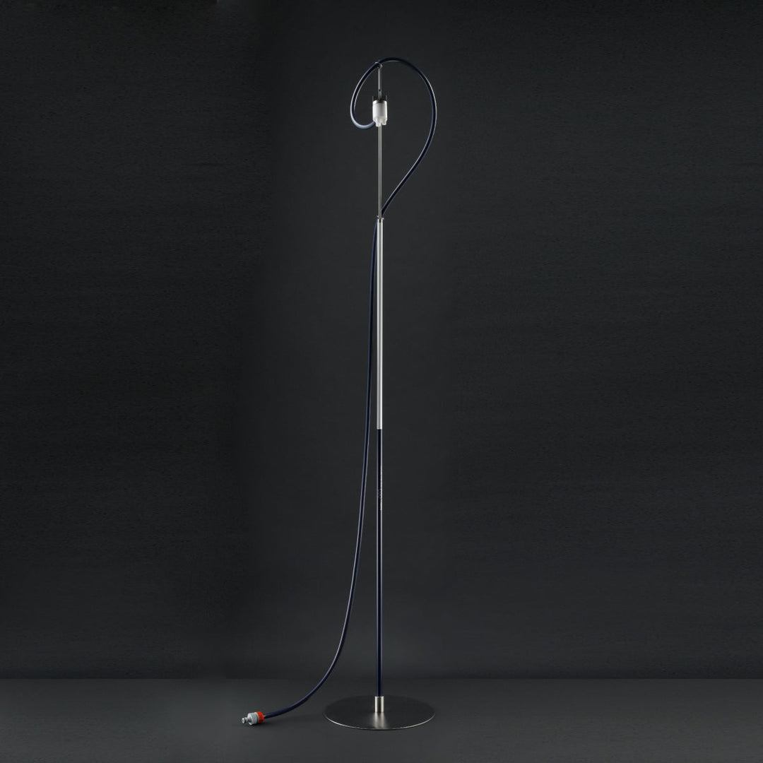 Camilla Free-standing outdoor shower with base in AISI 316L stainless steel, telescopic tube in aluminium and shower head in Delrin® with spray jet