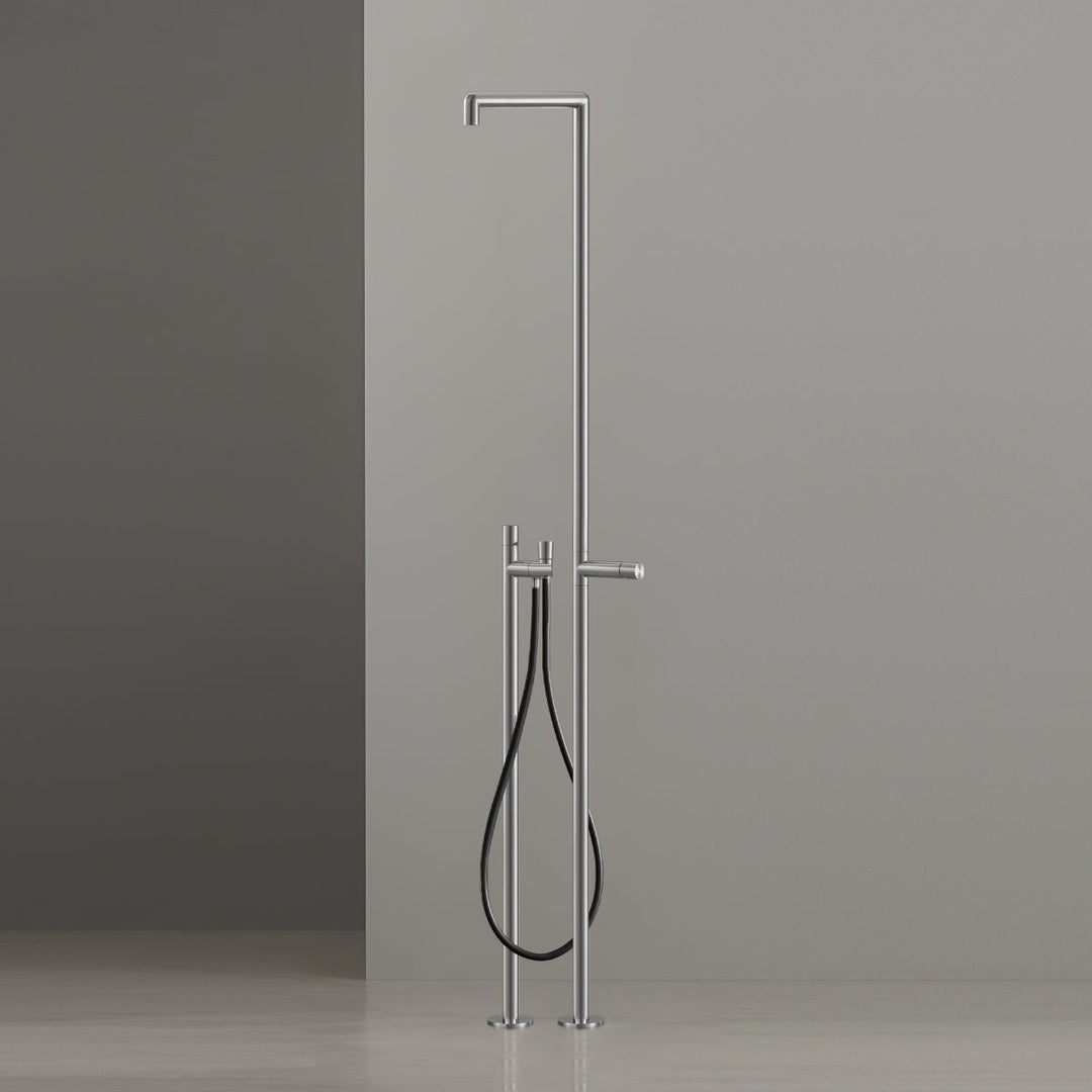 Cartesio Free-standing outdoor shower (H. 2.160 mm) with conical rain jet combined with free-standing mixer (H. 985 mm) with Kneipp jet, both controlled by CARTESIO mixers