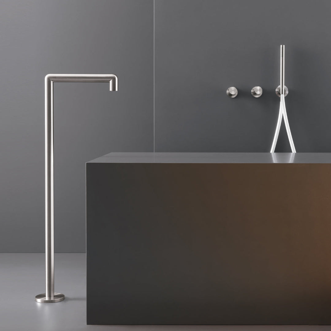 Cartesio Free-standing spout for bathtub H. 710 mm