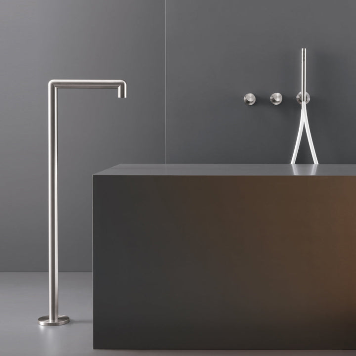 Cartesio Free-standing spout for bathtub H. 710 mm