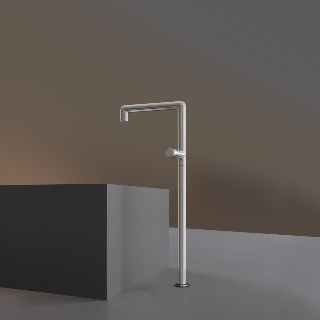 Cartesio Deck mounted mixer for countertop basin with swivelling spout H. 655 mm