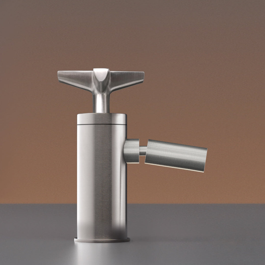 Cross Deck mounted progressive mixer with adjustable spout H. 135 mm