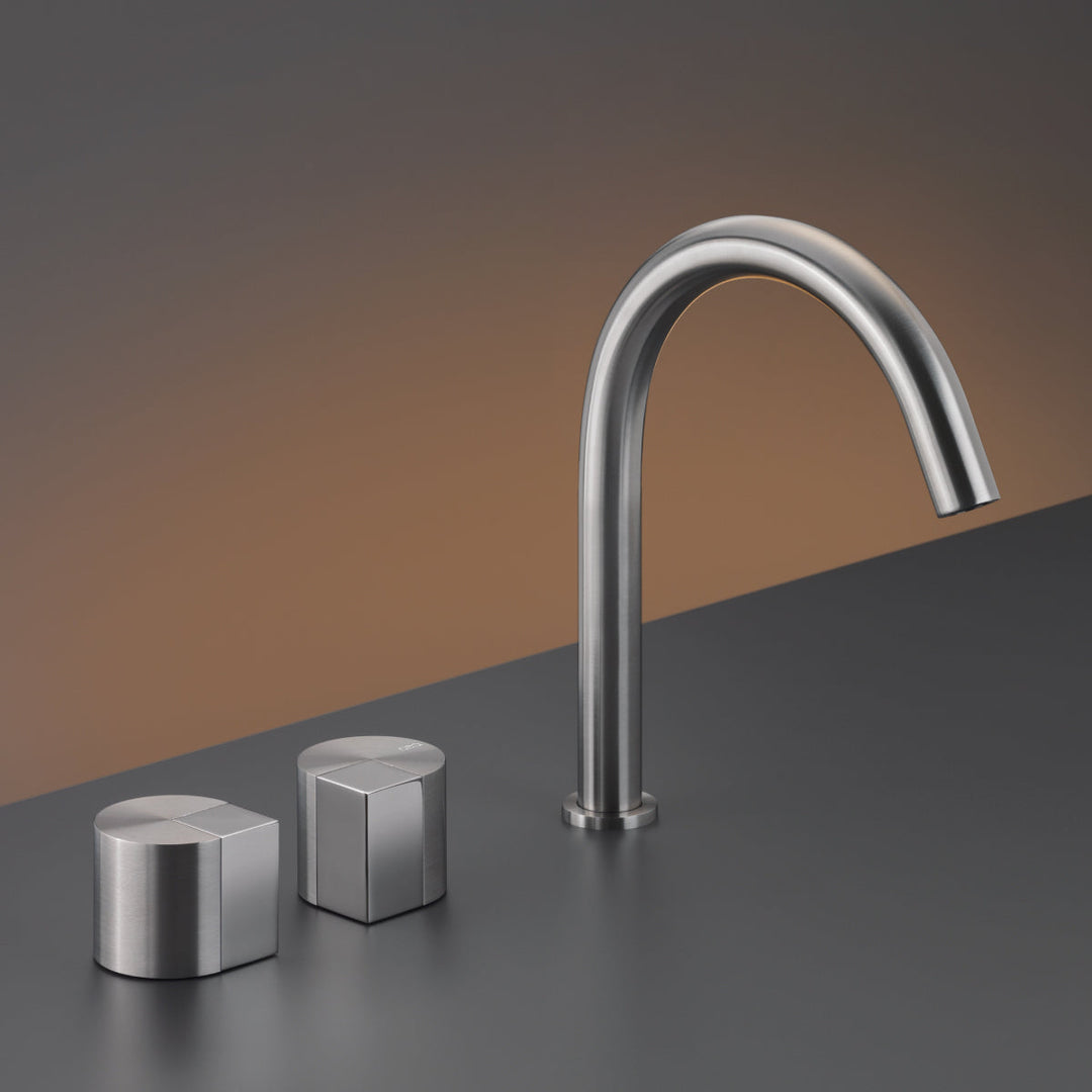 Duet Three-hole mixer with swivelling spout H. 190 mm