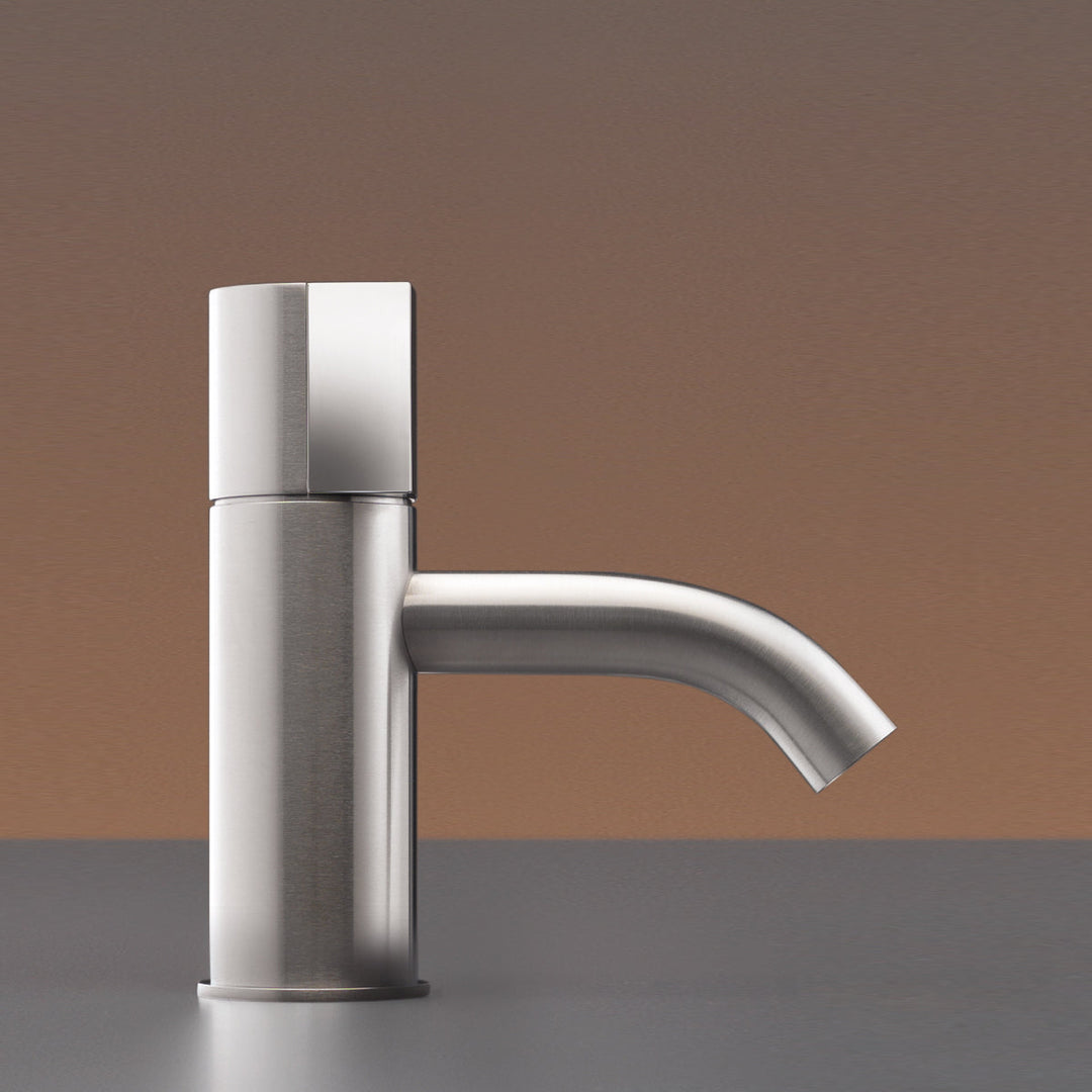 Duet Pillar tap for hot or cold water connection H. 135 mm