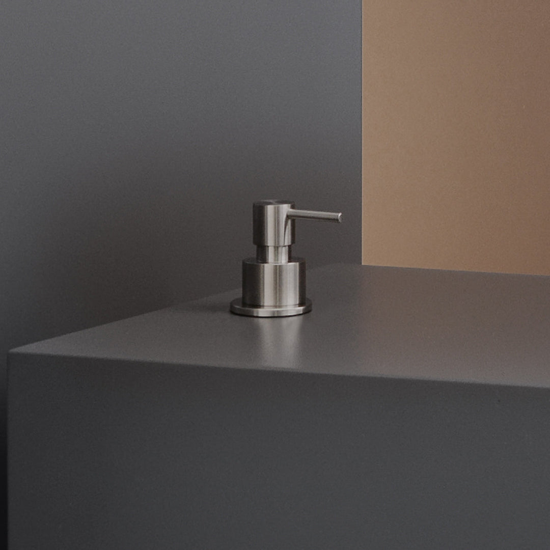 Dispensers Deck mounted built-in dispenser