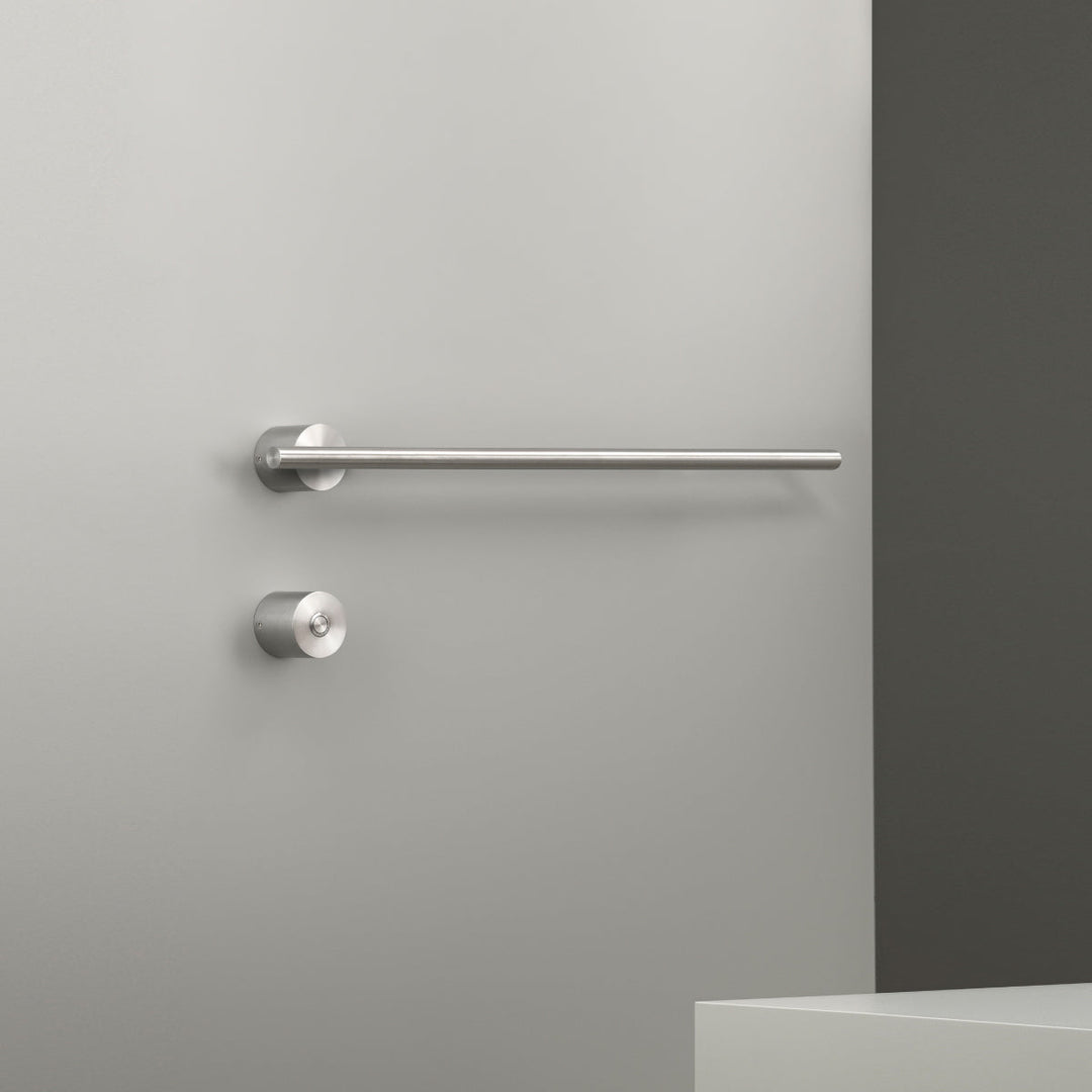 Equilibrio Electric towel warmer L. 580 mm, power button included