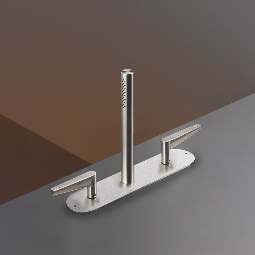 Flag Rim mounted set of 2 progressive mixers with retractable cylindrical hand shower Ø 18 mm