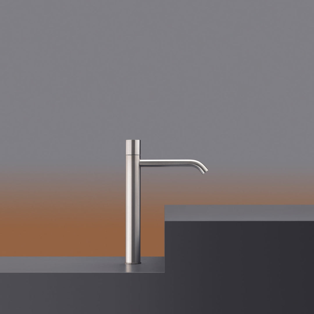 Giotto Plus Deck mounted mixer for countertop basin H. 335 mm